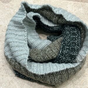 Knit infinity scarf